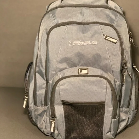 Targus Laptop  Backpack-Like New - Picture 4 of 12